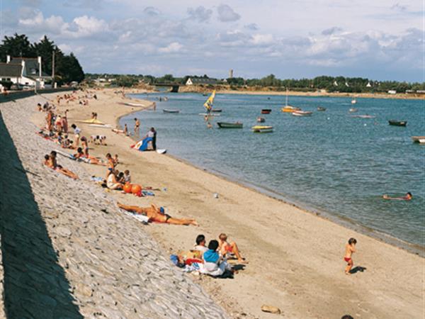 Plages et sports nautiques au camping 3 étoiles Le cadran Solaire à Sarzeau, camping bord de mer Presqu'île de Rhuys, Vannes, Golfe de Morbihan en Bretagne Sud