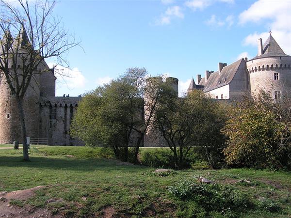 Château de Suscinio près du camping 3 étoiles Le cadran Solaire à Sarzeau, camping bord de mer Presqu'île de Rhuys, Vannes, Golfe de Morbihan en Bretagne Sud