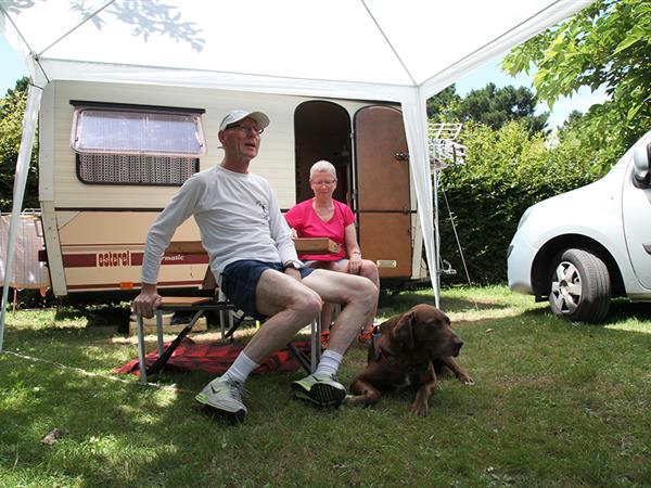 Offre spéciale sur emplacements nus tente, caravane, camping-car au camping 3 étoiles Le cadran Solaire à Sarzeau, camping bord de mer Presqu'île de Rhuys, Vannes, Golfe de Morbihan en Bretagne Sud